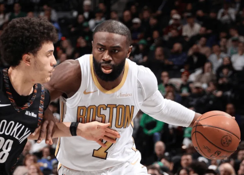 BOB半岛官网-27分10板12助!杰伦-布朗刷新个人常规赛生涯单场助攻纪录